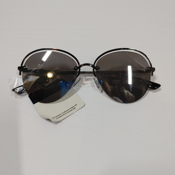 Lucky Brand Semi-rimless 55mm Sunglasses display picture 3